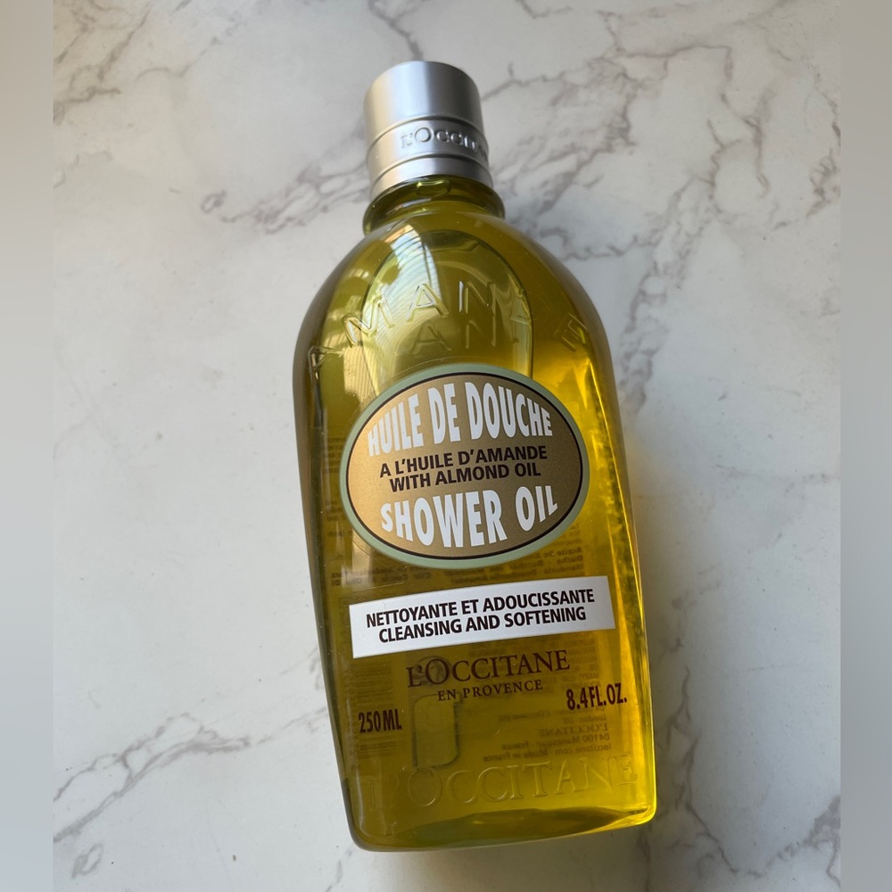 L'OCCITANE Almond Shower Oil - Golden Hue